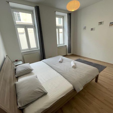 Cozy 8-Person Home In Vienna Located At Haberlgasse 82 N1 Esterno foto